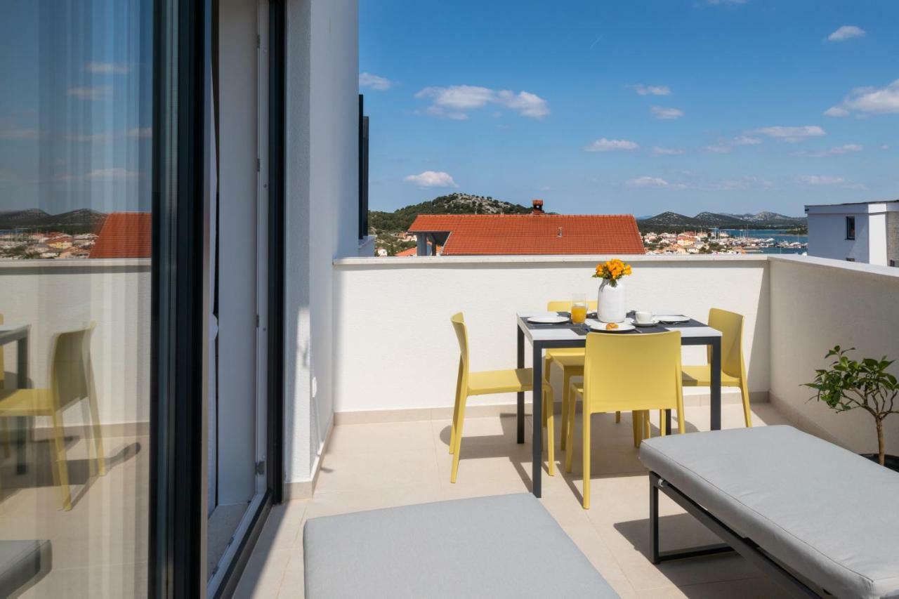 Luxury Apartment La Mer Murter Bagian luar foto