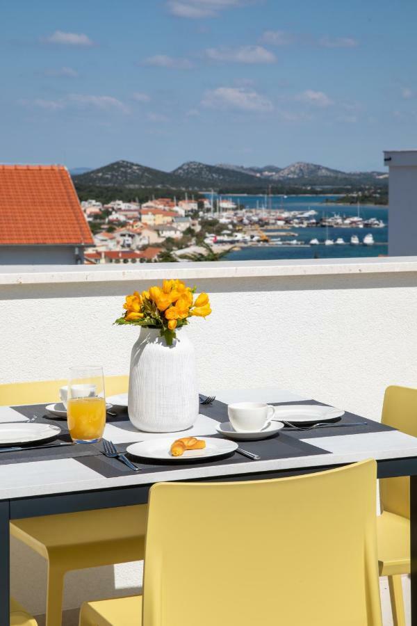 Luxury Apartment La Mer Murter Bagian luar foto